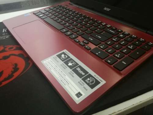 FINAL PRICE DROP!!*1ST BID TAKES!*AS NEW*ACER ASPIRE E15 RED*i3-4005U*4GB*1000GB HDD*HD